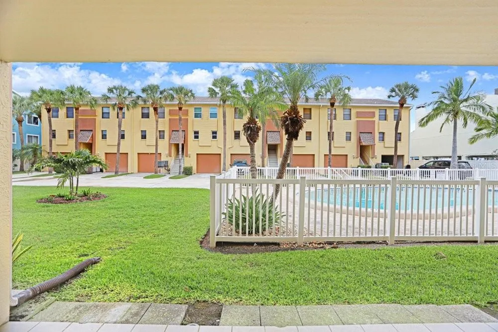 314 WINDRUSH BOULEVARD #12 Indian Rocks Beach, FL 33785