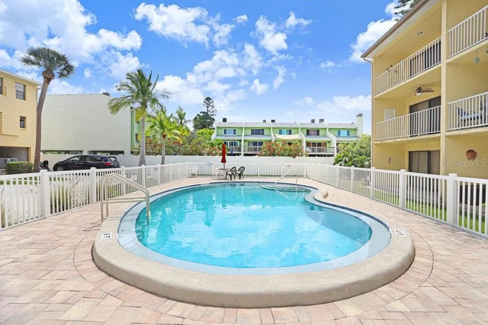 314 WINDRUSH BOULEVARD #12 Indian Rocks Beach, FL 33785
