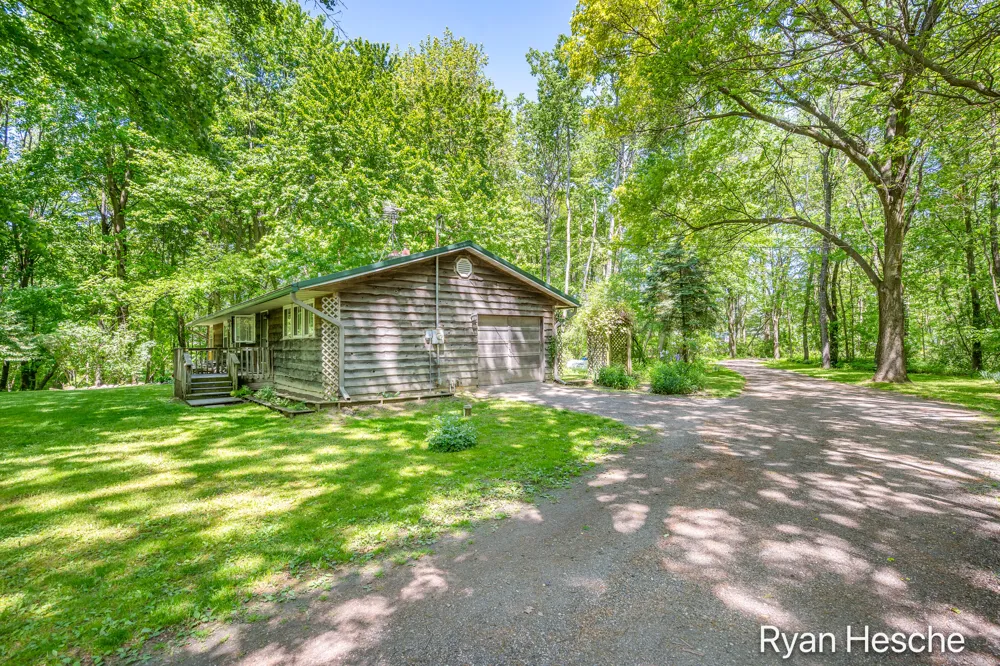8775 Peck Lake Road Boston Township, MI 48881