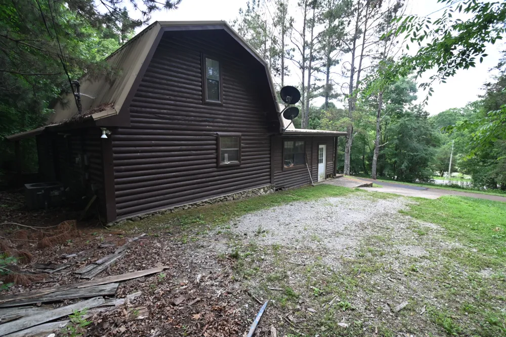 8821 Highway 412 E Linden, TN 37096