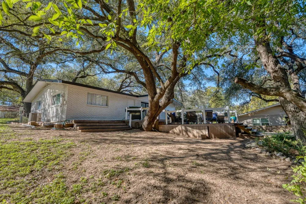 1117 County Road 132B Kingsland, TX 78639