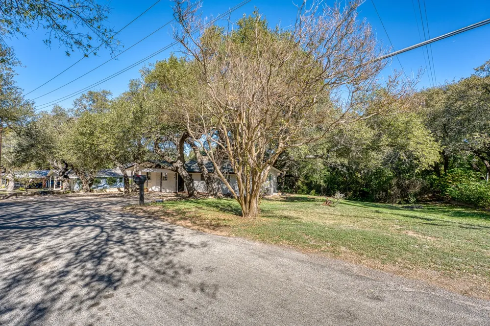 1117 County Road 132B Kingsland, TX 78639