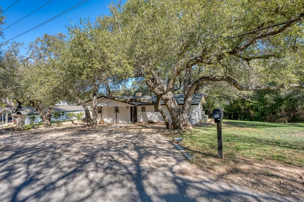 1117 County Road 132B Kingsland, TX 78639