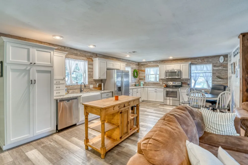 1117 County Road 132B Kingsland, TX 78639
