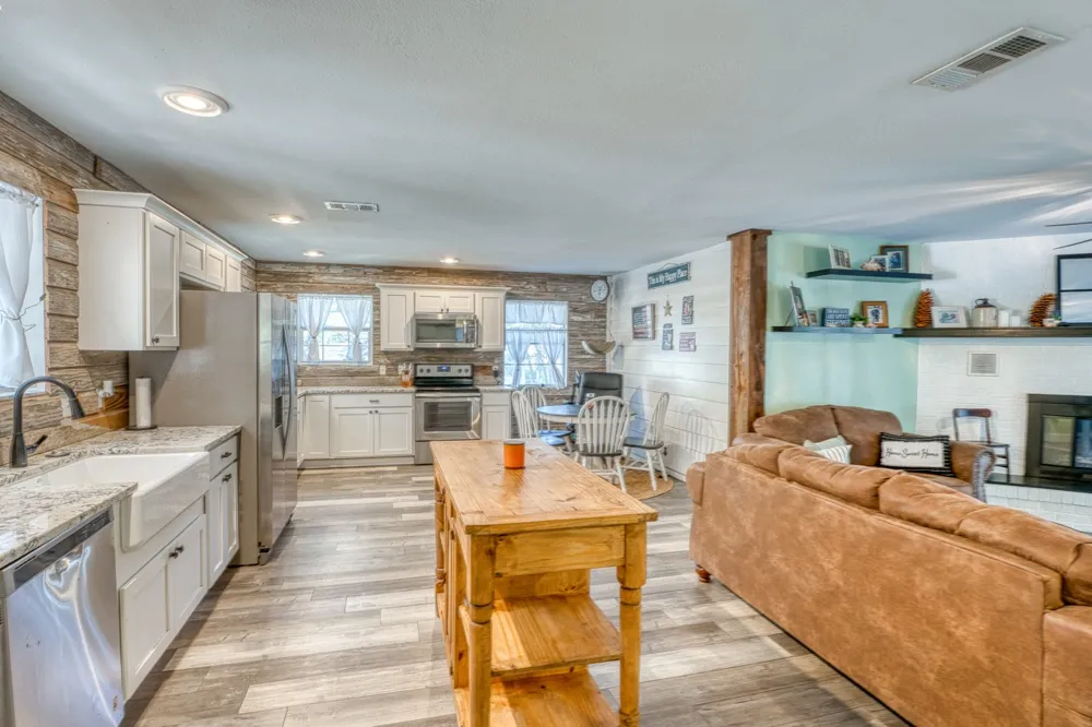 1117 County Road 132B Kingsland, TX 78639