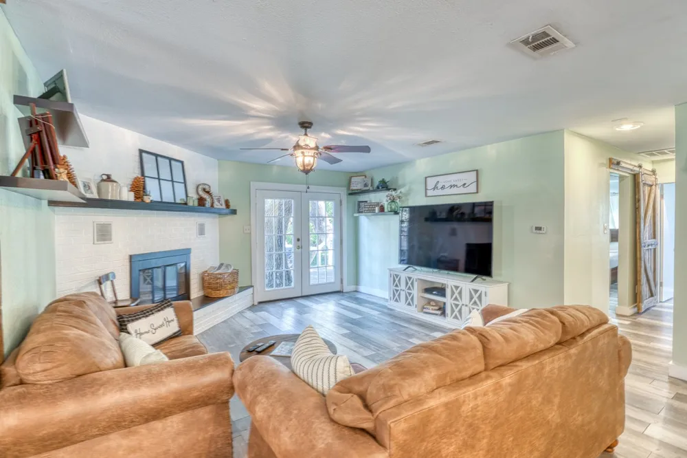 1117 County Road 132B Kingsland, TX 78639