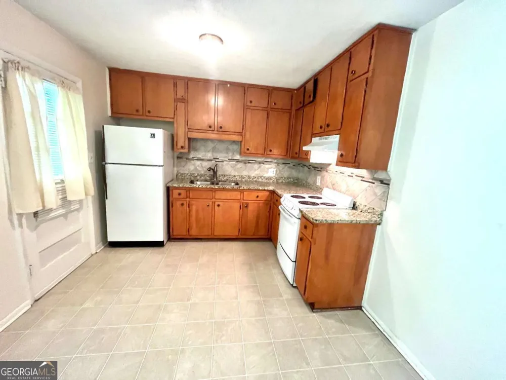 1002 Level Creek RD Sugar Hill, GA 30518