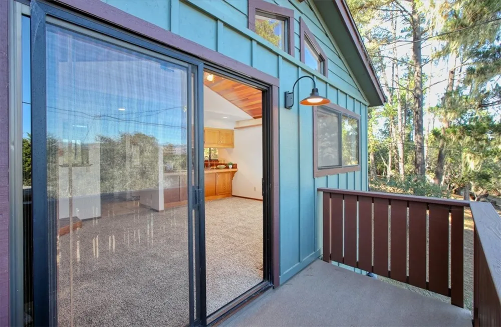 2550 Emerson Road Cambria, CA 93428