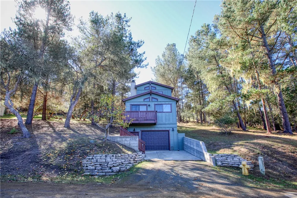 2550 Emerson Road Cambria, CA 93428