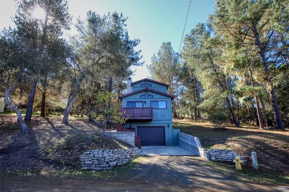 2550 Emerson Road Cambria, CA 93428