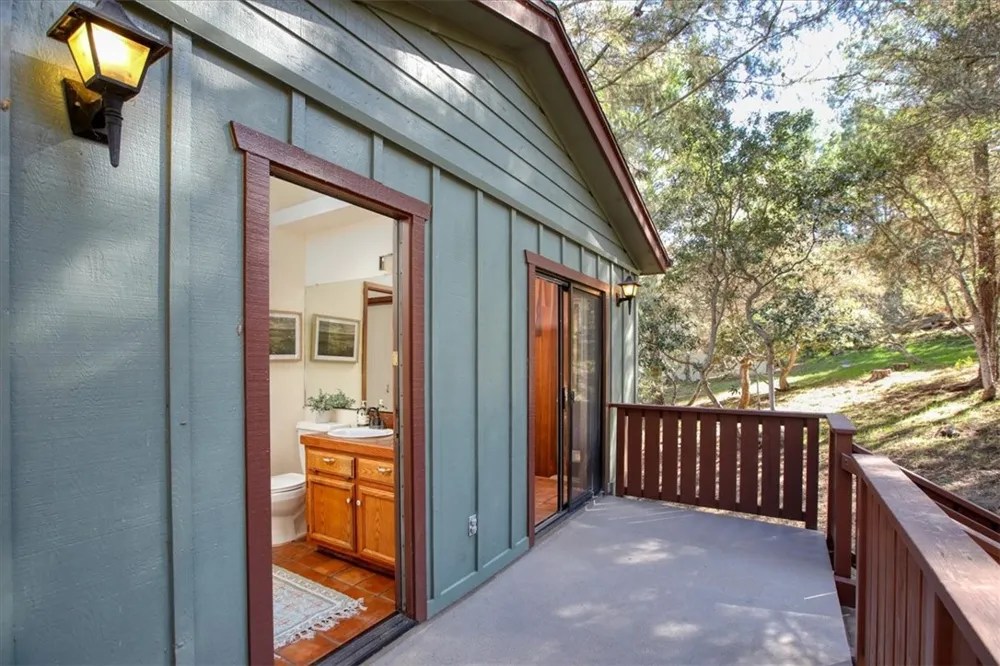 2550 Emerson Road Cambria, CA 93428