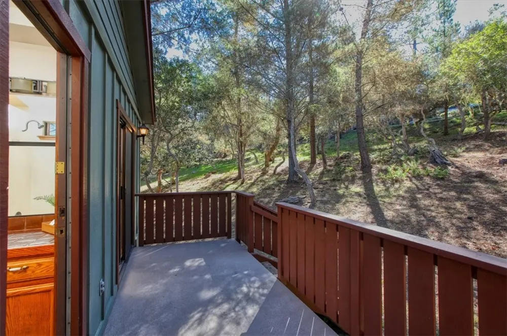 2550 Emerson Road Cambria, CA 93428