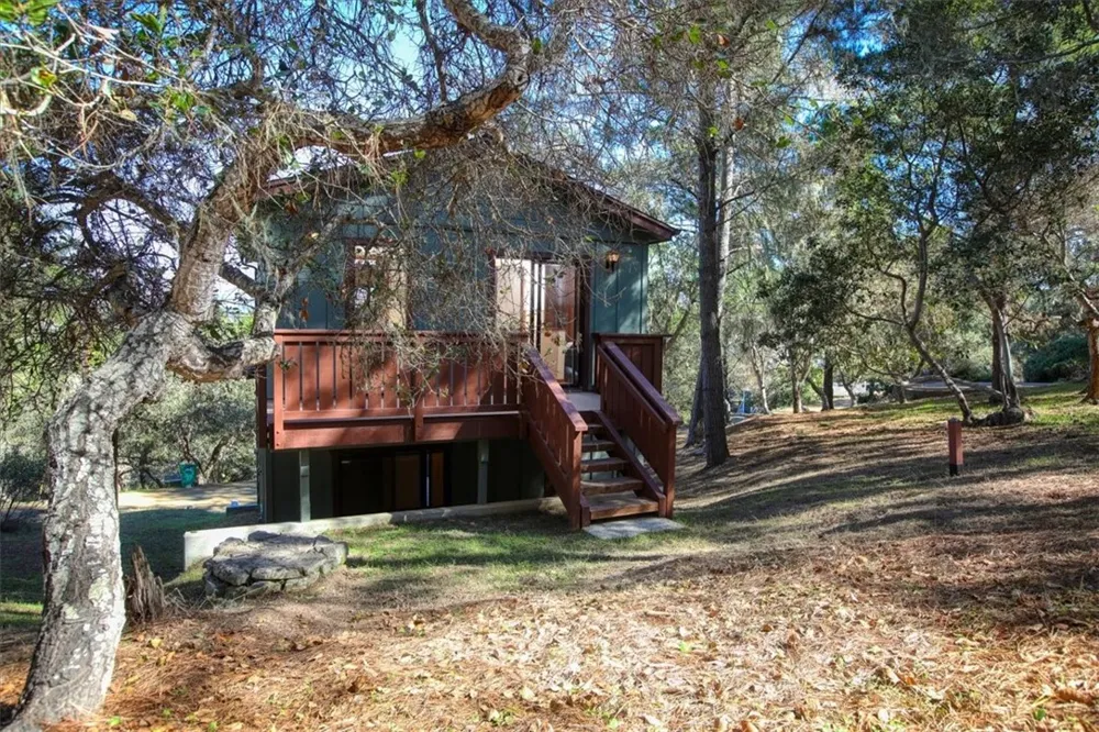 2550 Emerson Road Cambria, CA 93428