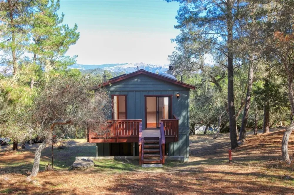2550 Emerson Road Cambria, CA 93428