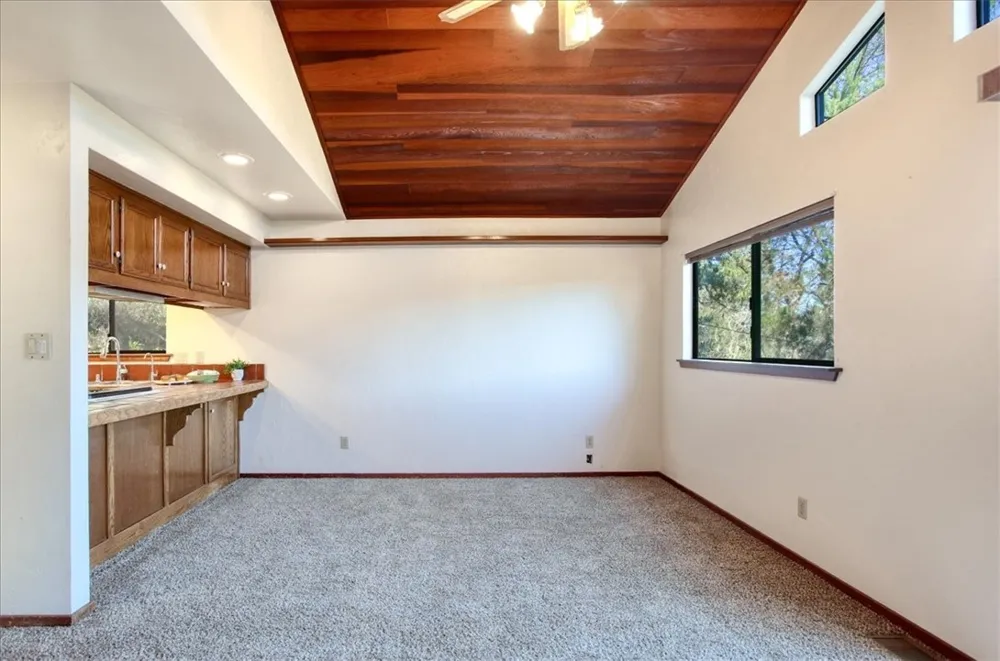 2550 Emerson Road Cambria, CA 93428