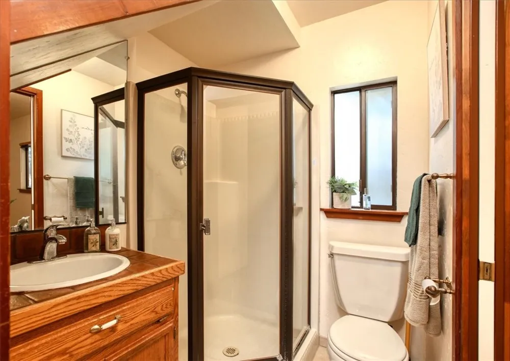 2550 Emerson Road Cambria, CA 93428
