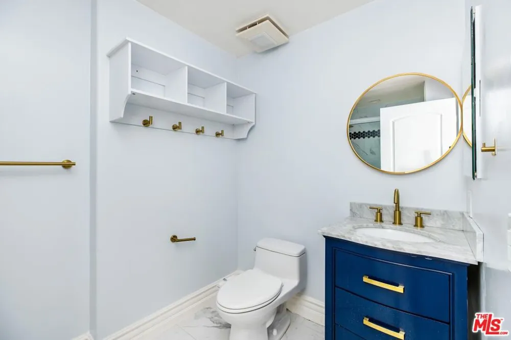 12026 Hoffman Street #302 Studio City, CA 91604