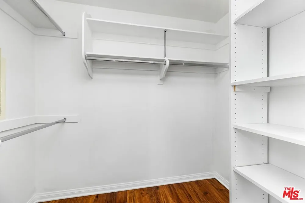 12026 Hoffman Street #302 Studio City, CA 91604