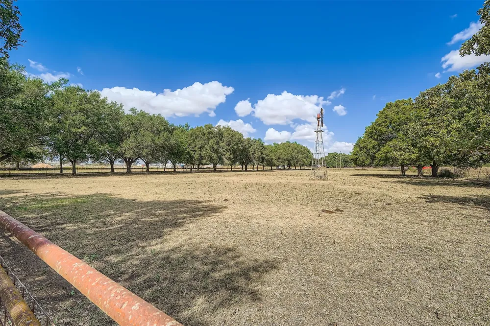 10026 Fm 1660 Hutto, TX 78634