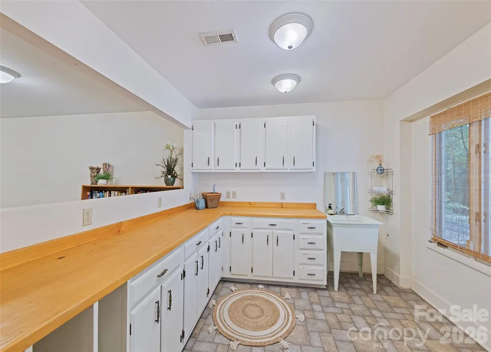 3091 US 441 Highway S Sylva, NC 28779