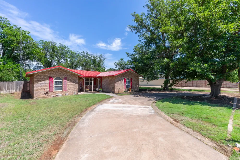 1700 Avenue H Haskell, TX 79521