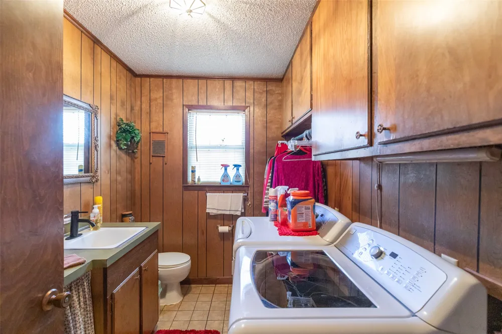 1700 Avenue H Haskell, TX 79521