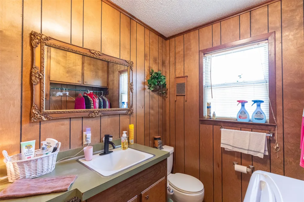 1700 Avenue H Haskell, TX 79521