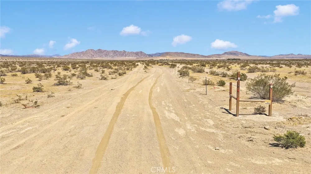 1 Paddington Way Lucerne Valley, CA 92356