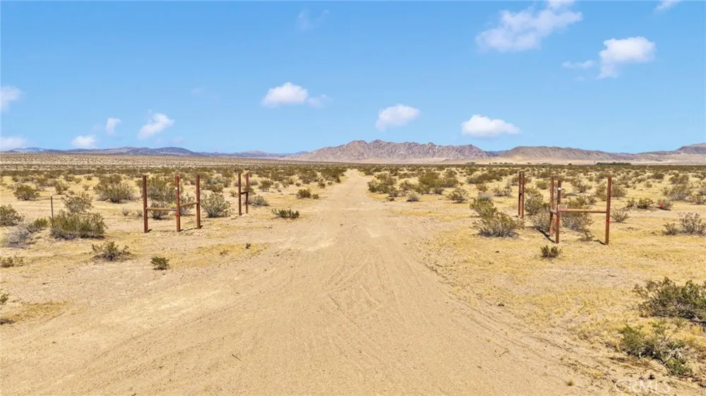 1 Paddington Way Lucerne Valley, CA 92356