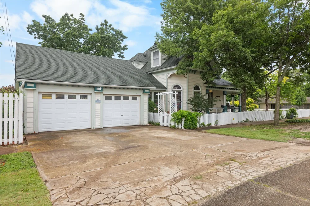 303 W Market Street Honey Grove, TX 75446