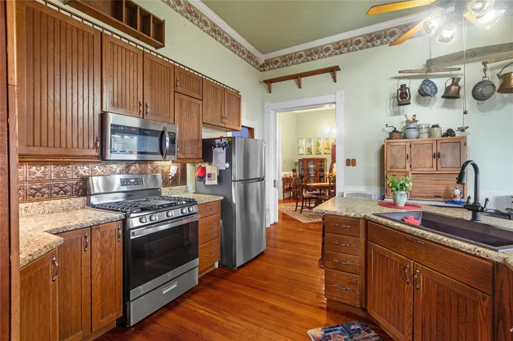 303 W Market Street Honey Grove, TX 75446