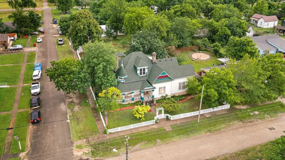 303 W Market Street Honey Grove, TX 75446