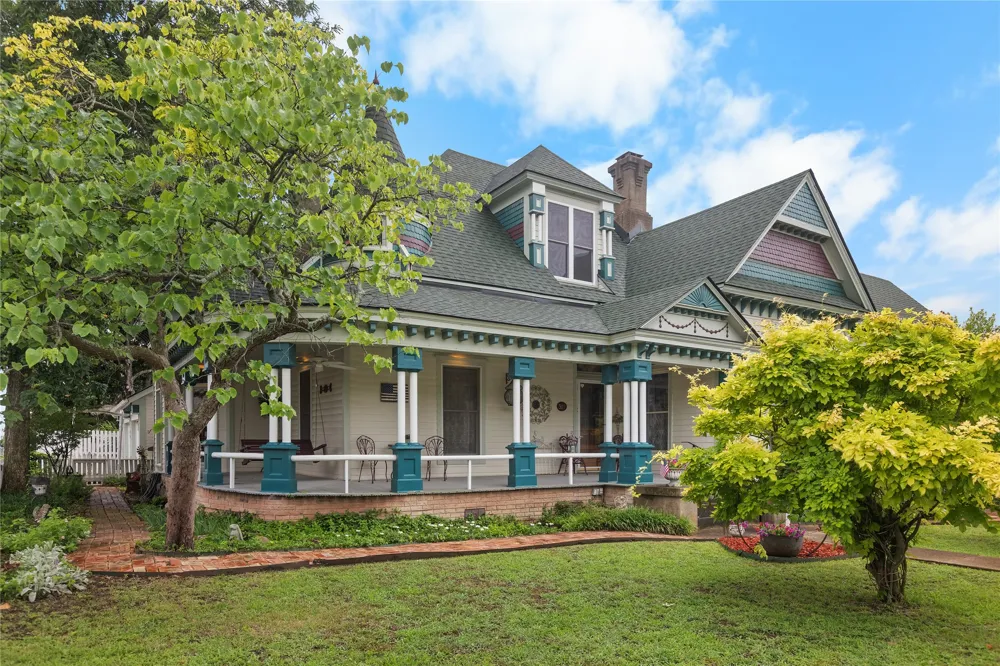 303 W Market Street Honey Grove, TX 75446