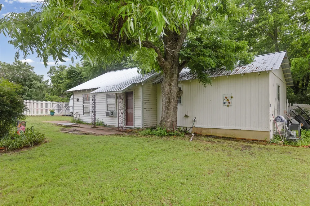 303 W Market Street Honey Grove, TX 75446