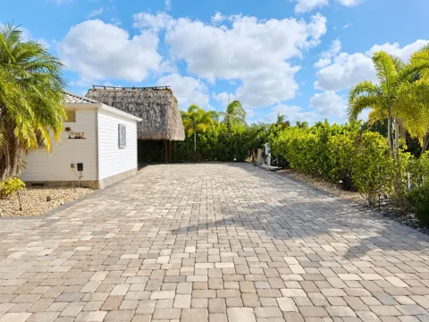 3520 SW 7TH MANOR #357