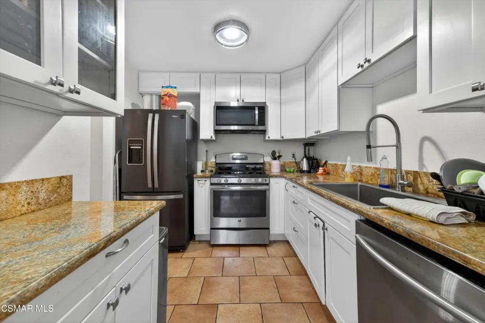 9946 Sepulveda Boulevard #4 San Fernando, CA 91345