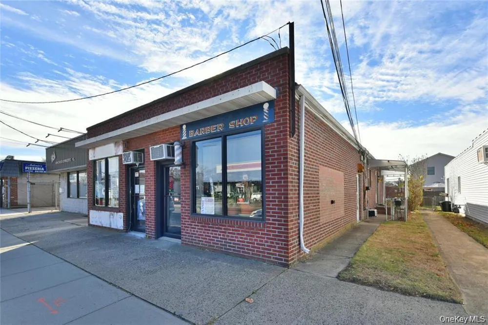 542 east meadow Hempstead, NY 11554
