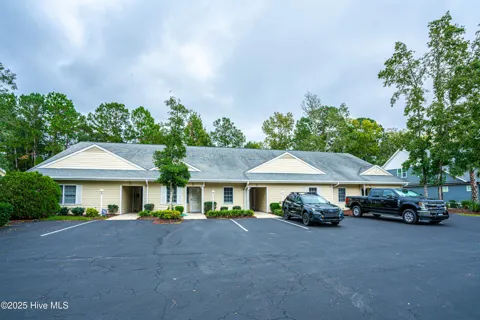 90 Clubhouse Road #Apt 4b