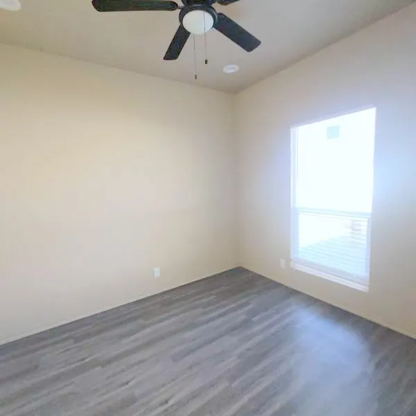 710 W Waco Street Ennis, TX 75119