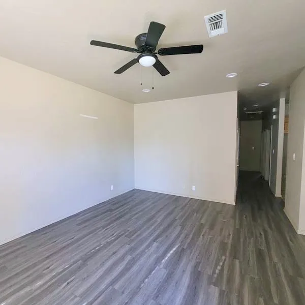 710 W Waco Street Ennis, TX 75119