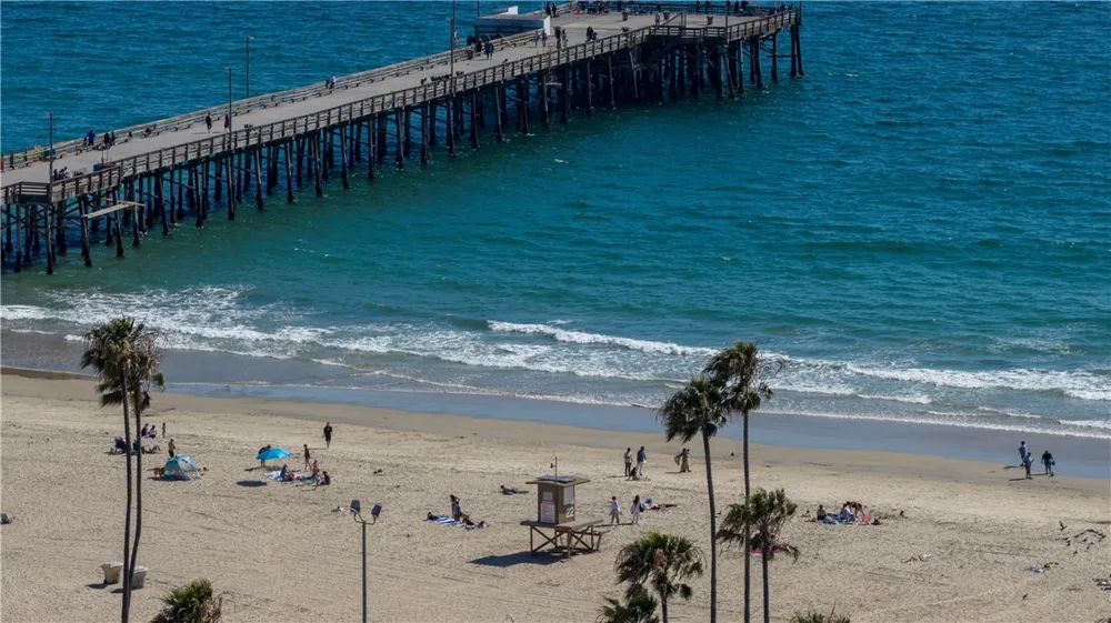 2212 W Oceanfront Newport Beach, CA 92663