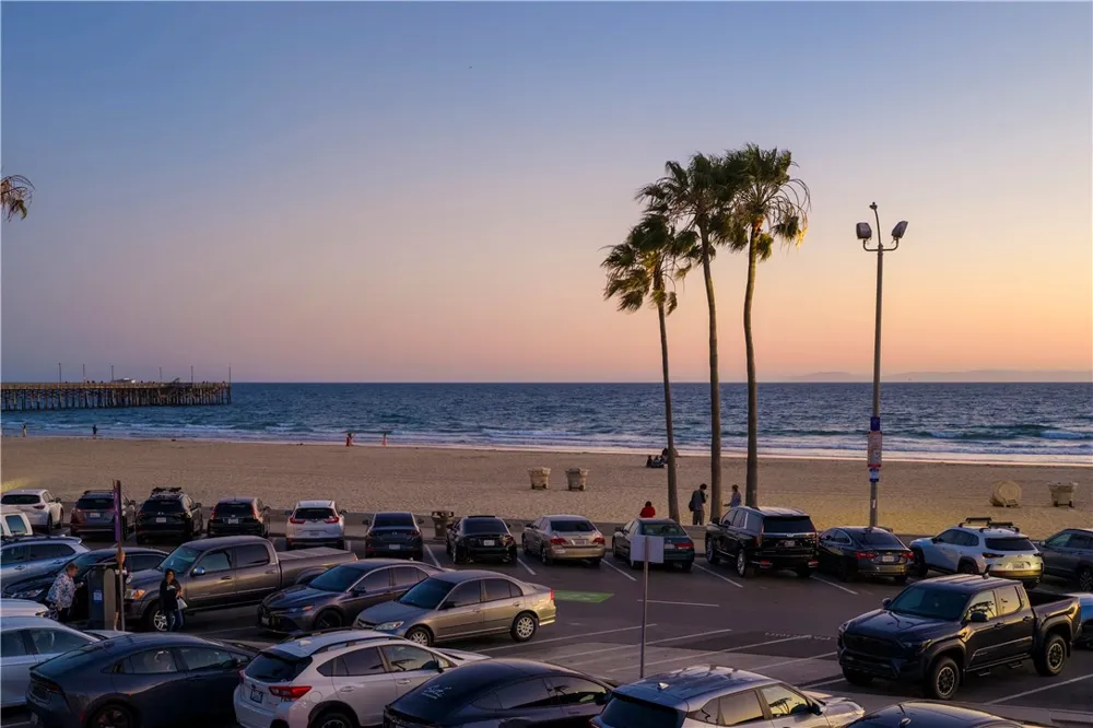 2212 W Oceanfront Newport Beach, CA 92663