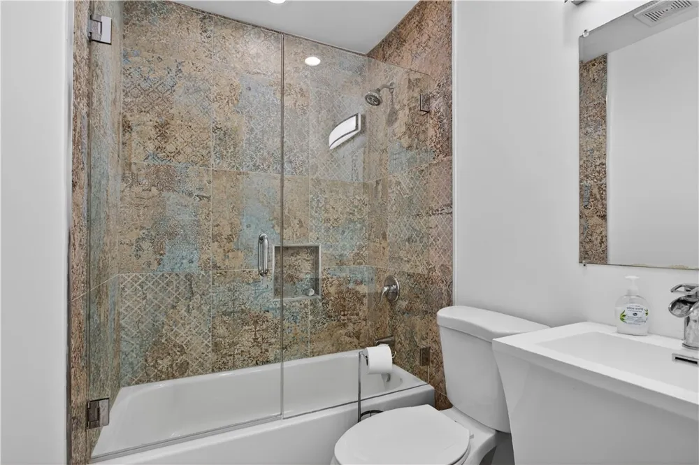 2212 W Oceanfront Newport Beach, CA 92663