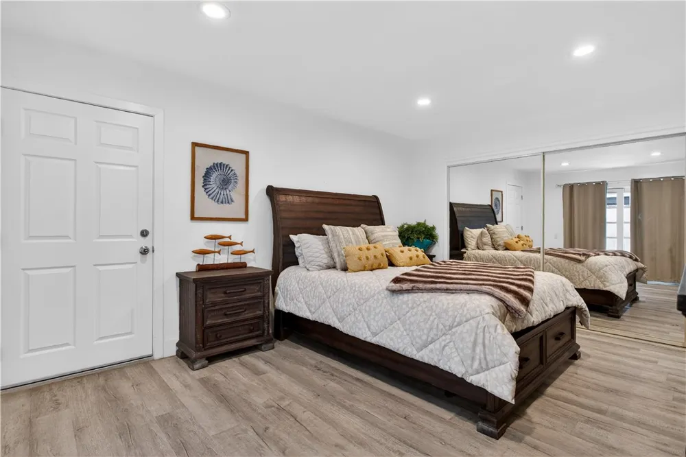 2212 W Oceanfront Newport Beach, CA 92663