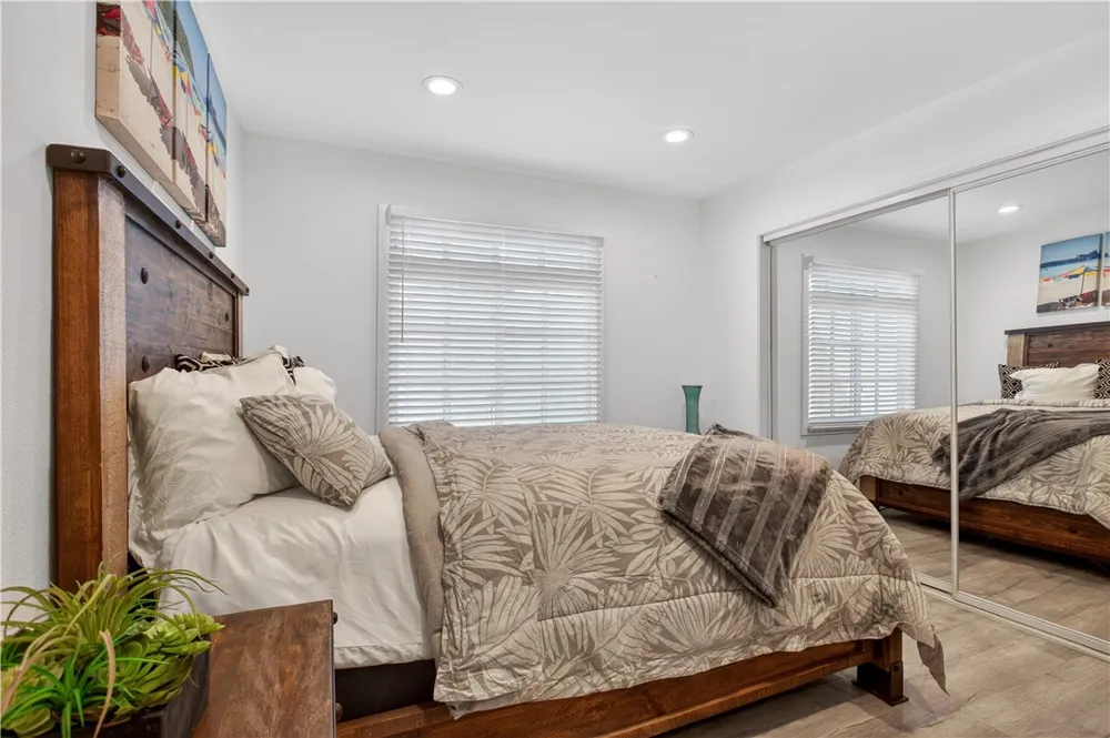 2212 W Oceanfront Newport Beach, CA 92663