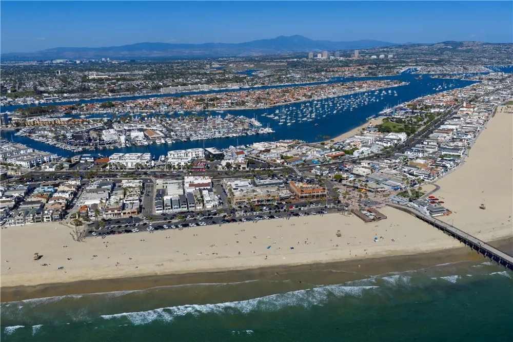 2212 W Oceanfront Newport Beach, CA 92663