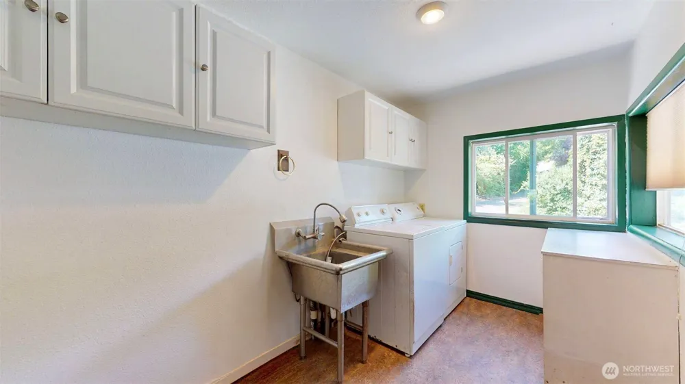 104 C Westlake Road Oroville, WA 98844