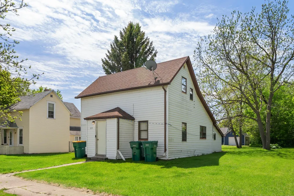 219 5th Avenue NE Mayville, ND 58257