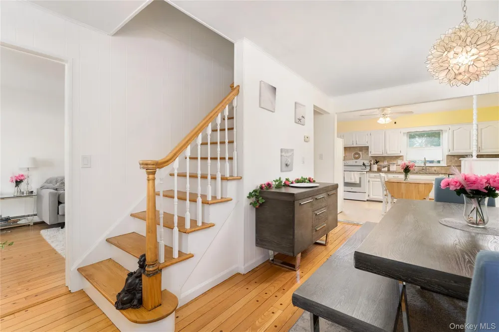 22 W End Avenue East Quogue, NY 11942