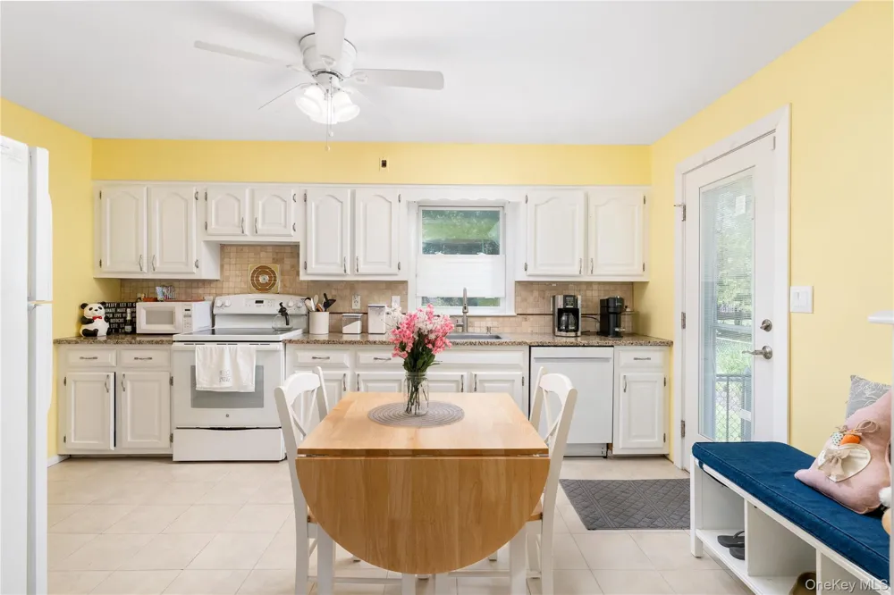 22 W End Avenue East Quogue, NY 11942